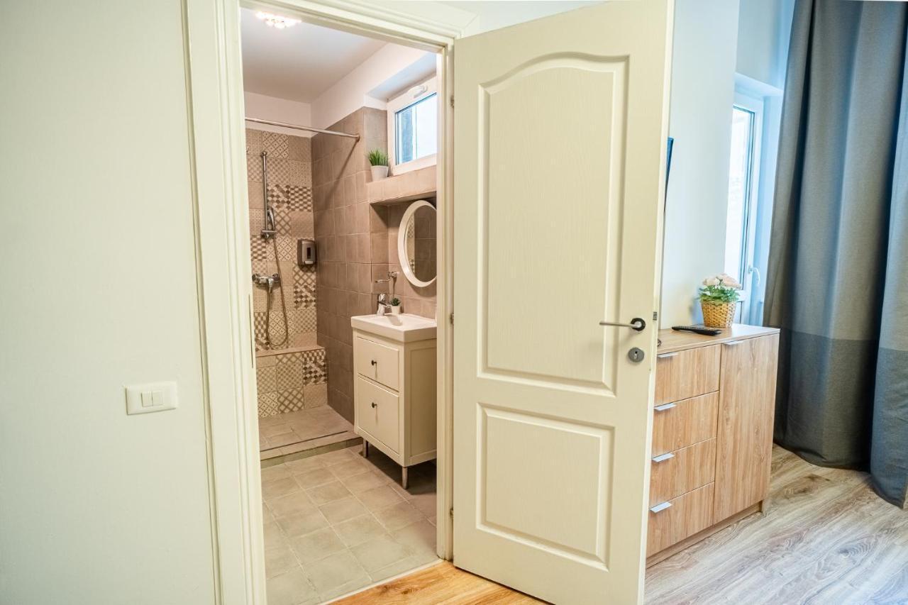 Cozy Apartments Near Calea Victoriei Букурещ Екстериор снимка