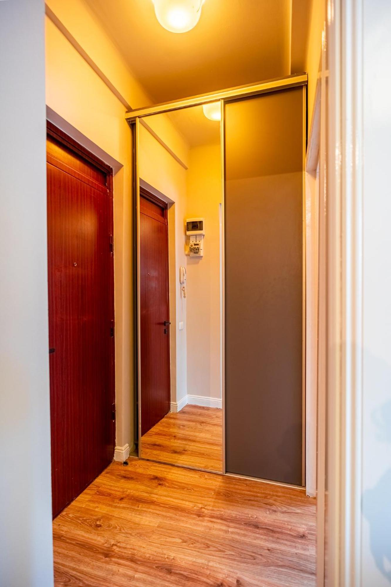 Cozy Apartments Near Calea Victoriei Букурещ Екстериор снимка