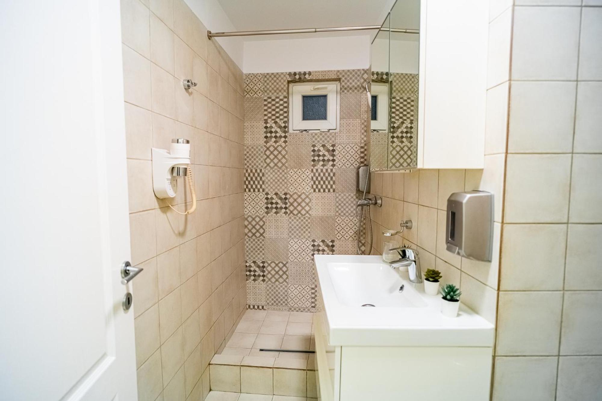 Cozy Apartments Near Calea Victoriei Букурещ Екстериор снимка