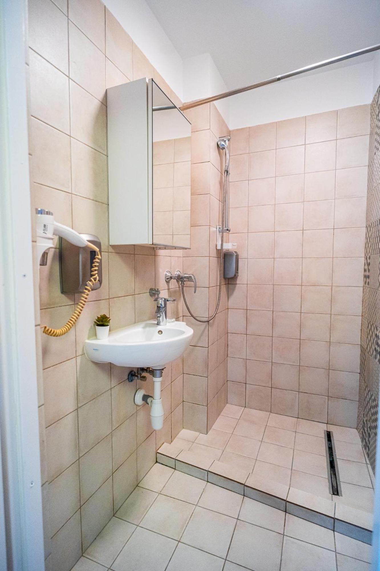 Cozy Apartments Near Calea Victoriei Букурещ Екстериор снимка