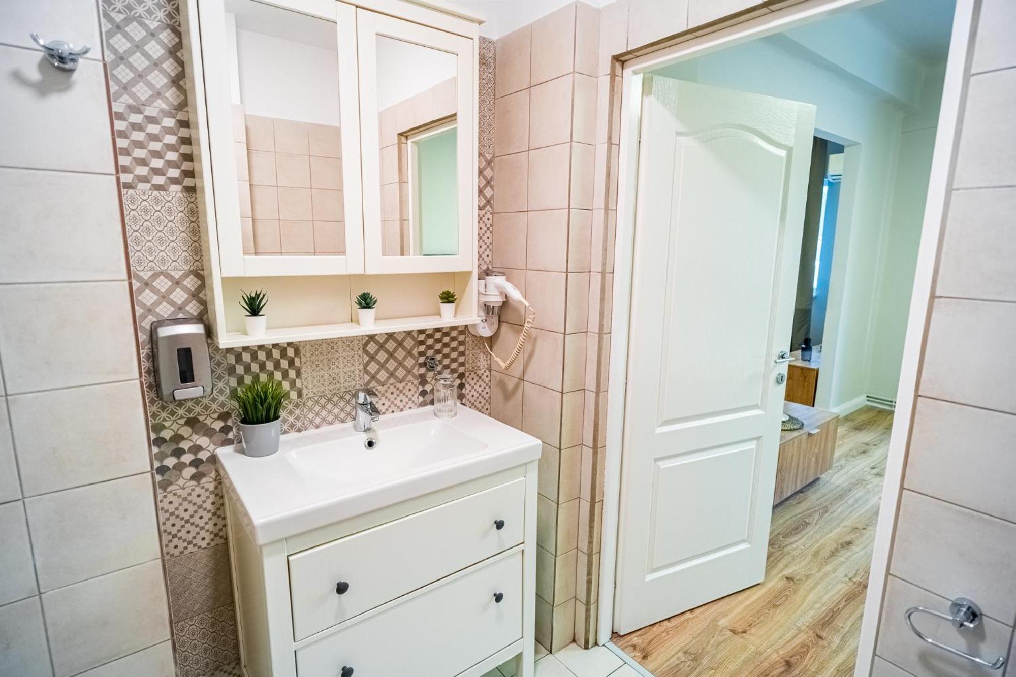 Cozy Apartments Near Calea Victoriei Букурещ Екстериор снимка