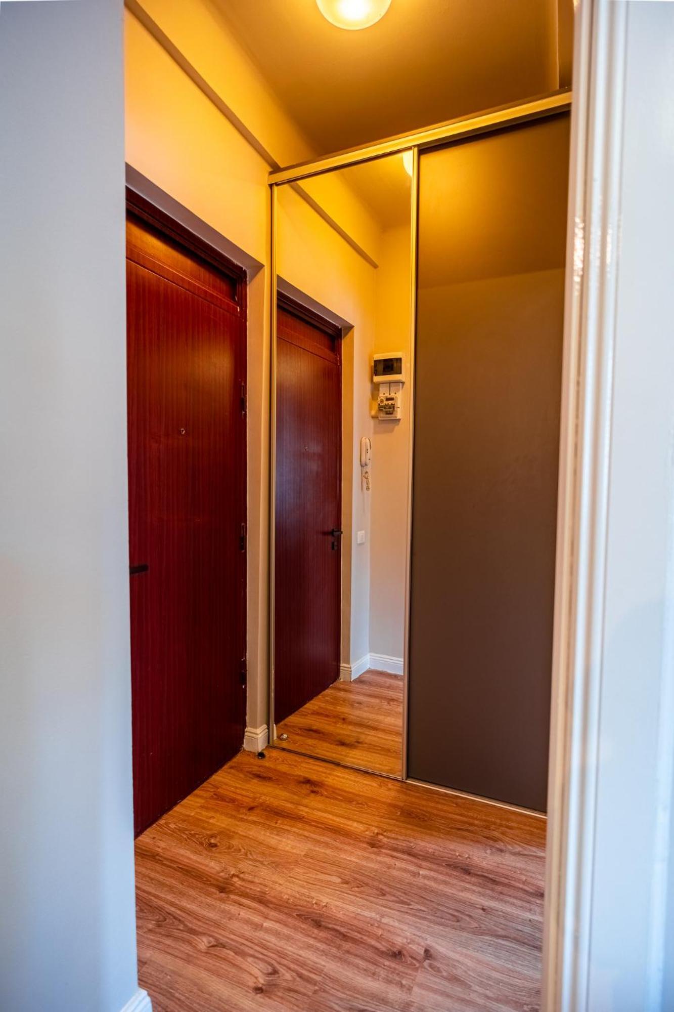 Cozy Apartments Near Calea Victoriei Букурещ Екстериор снимка
